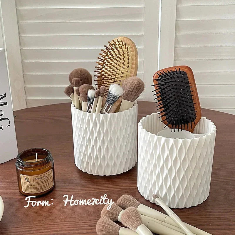 Rotating make-up brushes holder