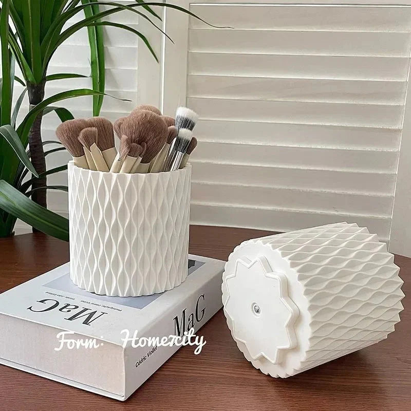 Rotating make-up brushes holder