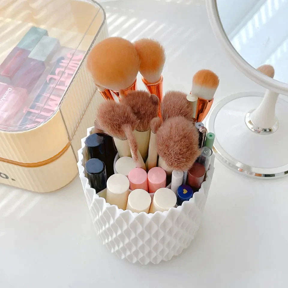 Rotating make-up brushes holder