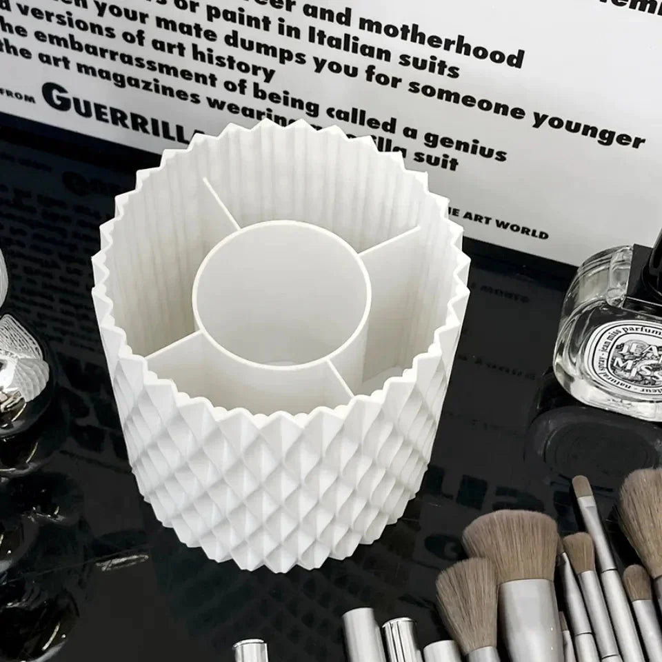 Rotating make-up brushes holder