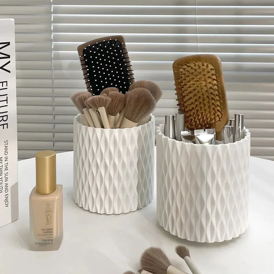 Rotating make-up brushes holder