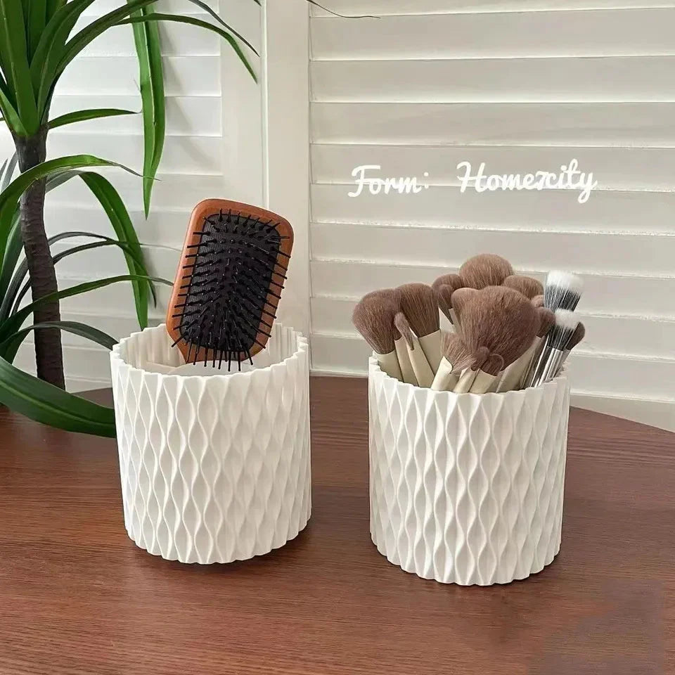 Rotating make-up brushes holder